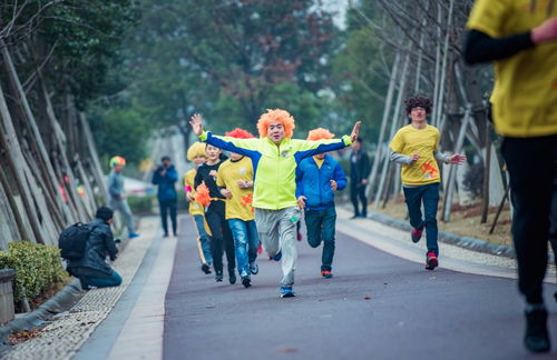 昨天,这800号人五彩斑斓,刷爆了朋友圈,你在哪儿